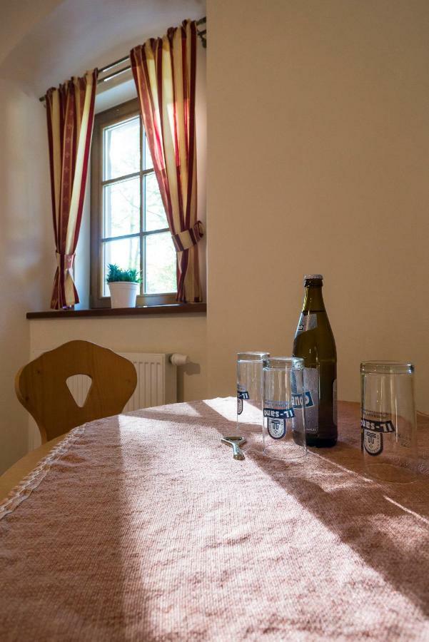 Restaurace A Stará Pošta Affittacamere Bečov nad Teplou